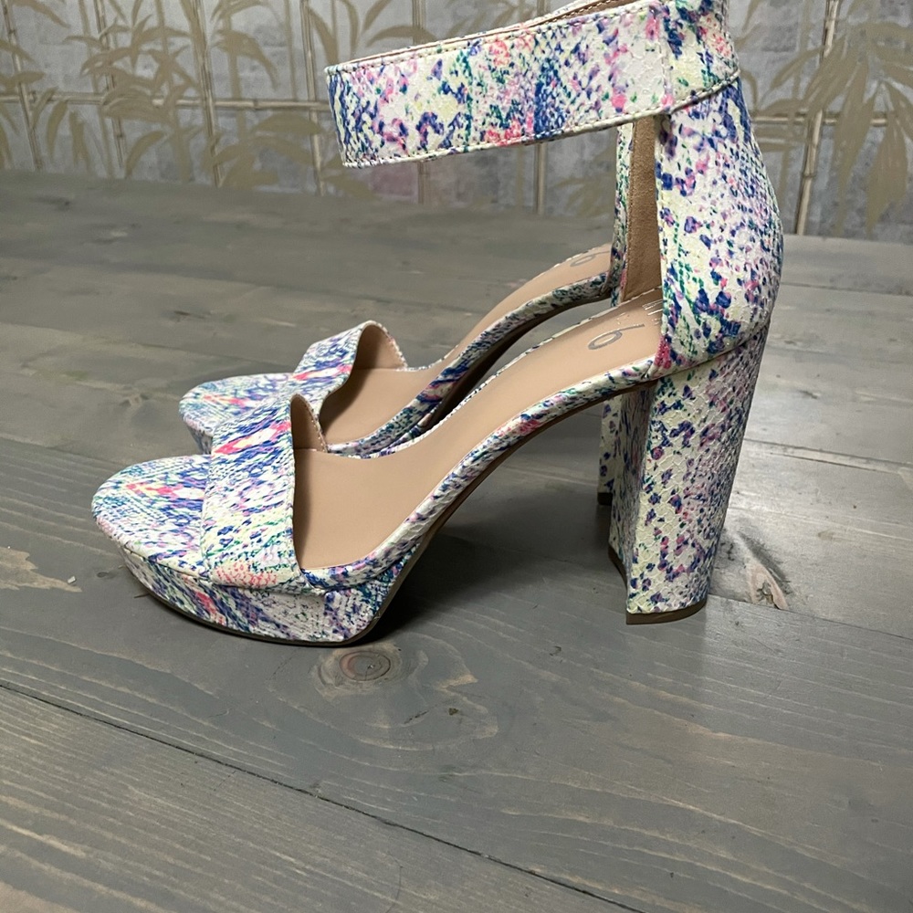 Mix Taci Chunky Heel Sandals - Size 8.5 - Picture 5 of 7